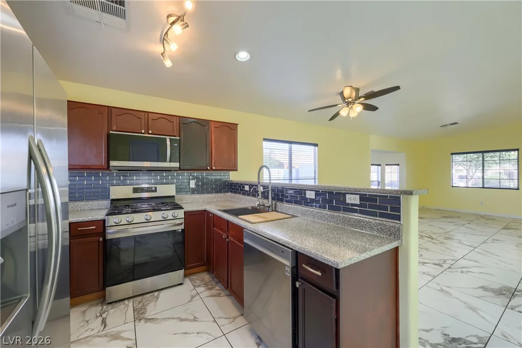 5205 Mineral Lake, Las Vegas, NV 89122