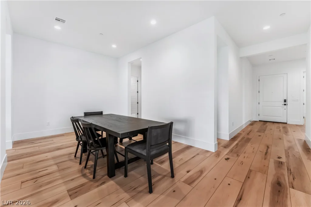 10239 Meandering Dell, Las Vegas, NV 89166