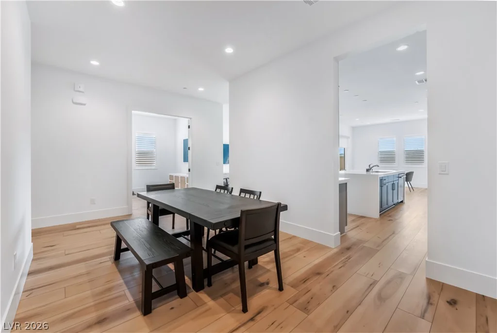 10239 Meandering Dell, Las Vegas, NV 89166