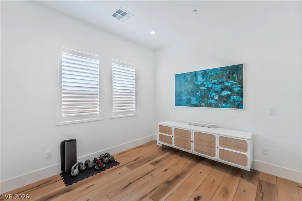 10239 Meandering Dell, Las Vegas, NV 89166