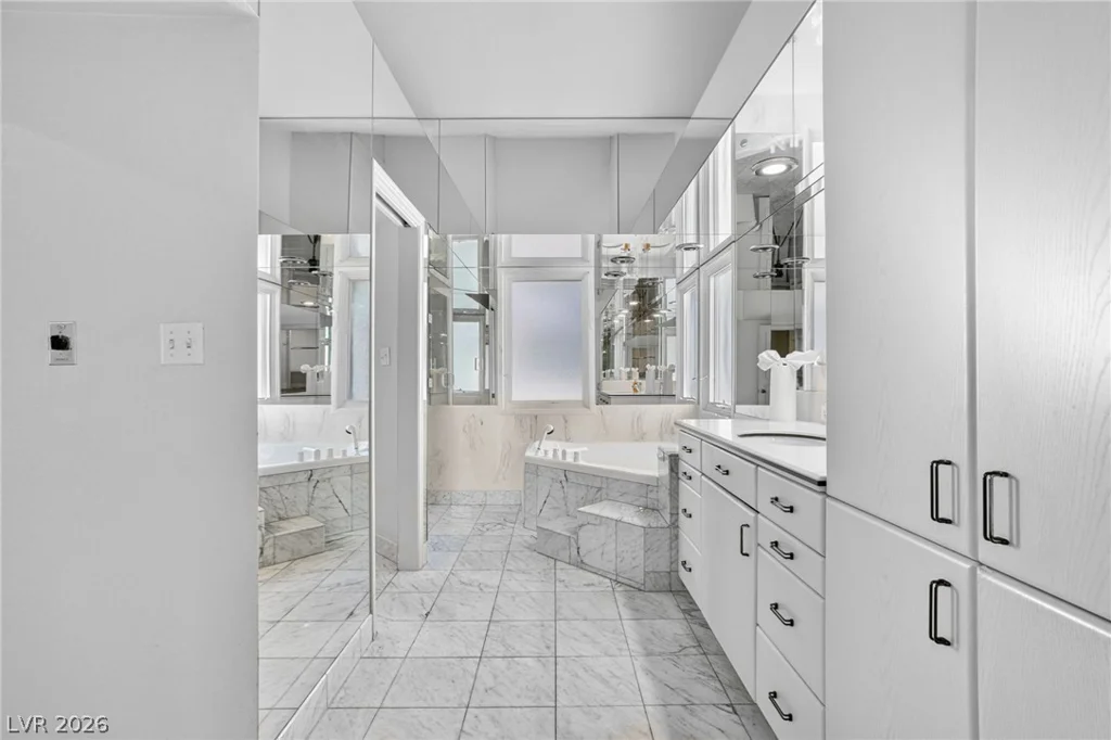 7769 Spanish Lake, Las Vegas, NV 89113