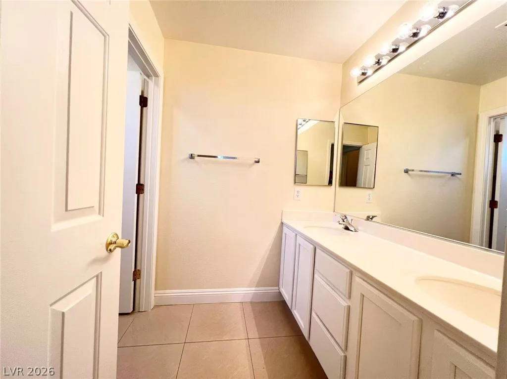9891 Ridge Hill, Las Vegas, NV 89147