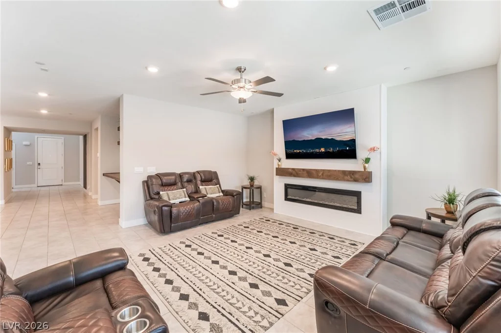 1867 Michael Springs, North Las Vegas, NV 89084