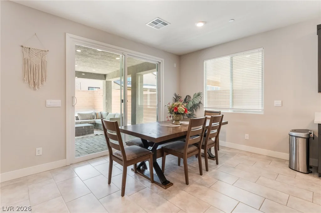 1867 Michael Springs, North Las Vegas, NV 89084