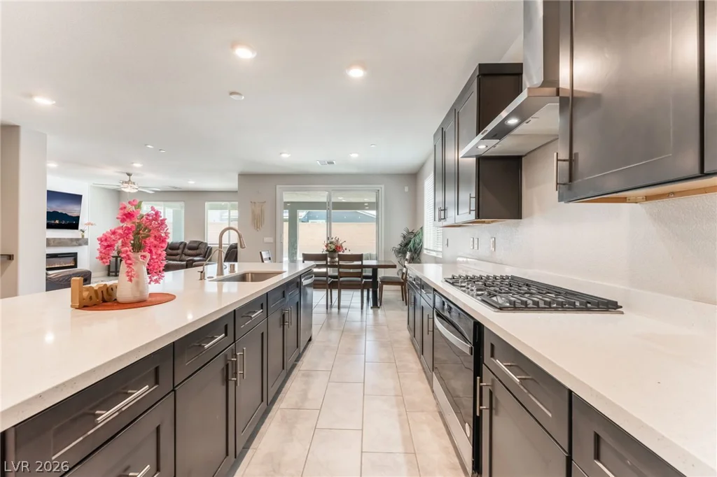 1867 Michael Springs, North Las Vegas, NV 89084