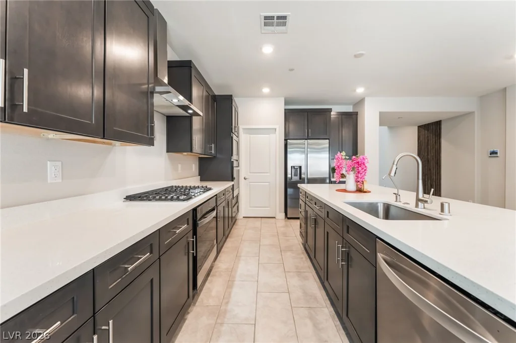 1867 Michael Springs, North Las Vegas, NV 89084