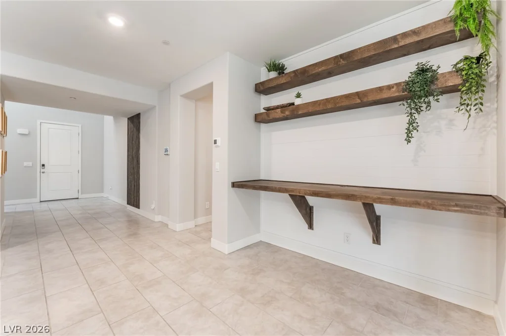 1867 Michael Springs, North Las Vegas, NV 89084