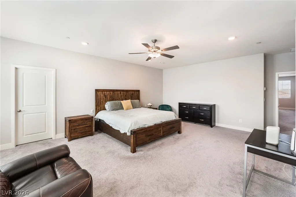 1867 Michael Springs, North Las Vegas, NV 89084