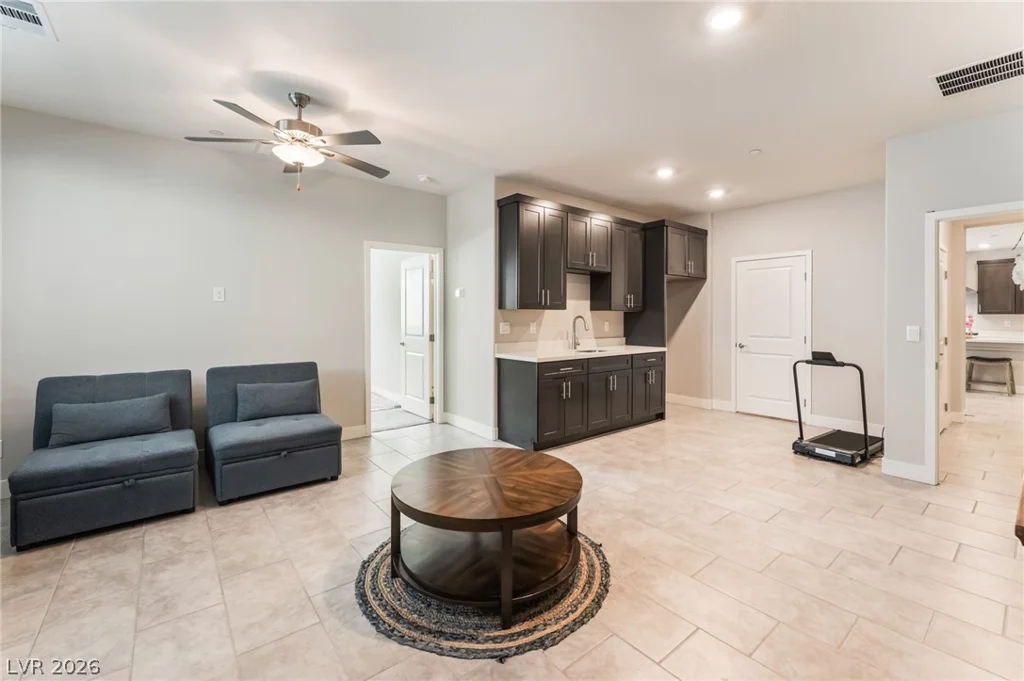1867 Michael Springs, North Las Vegas, NV 89084