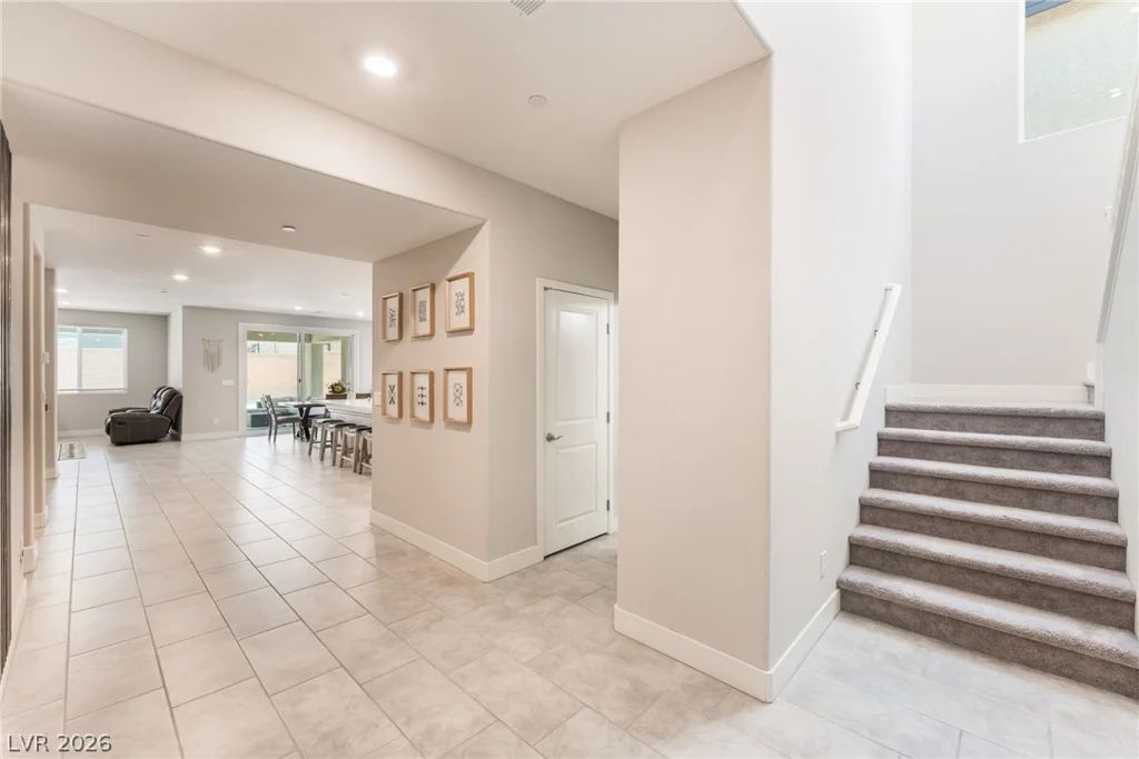 1867 Michael Springs, North Las Vegas, NV 89084