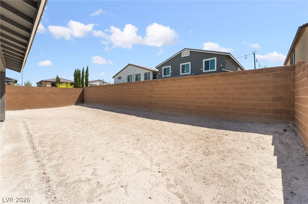 1867 Michael Springs, North Las Vegas, NV 89084
