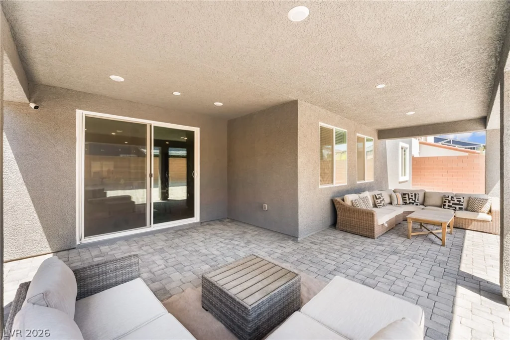 1867 Michael Springs, North Las Vegas, NV 89084