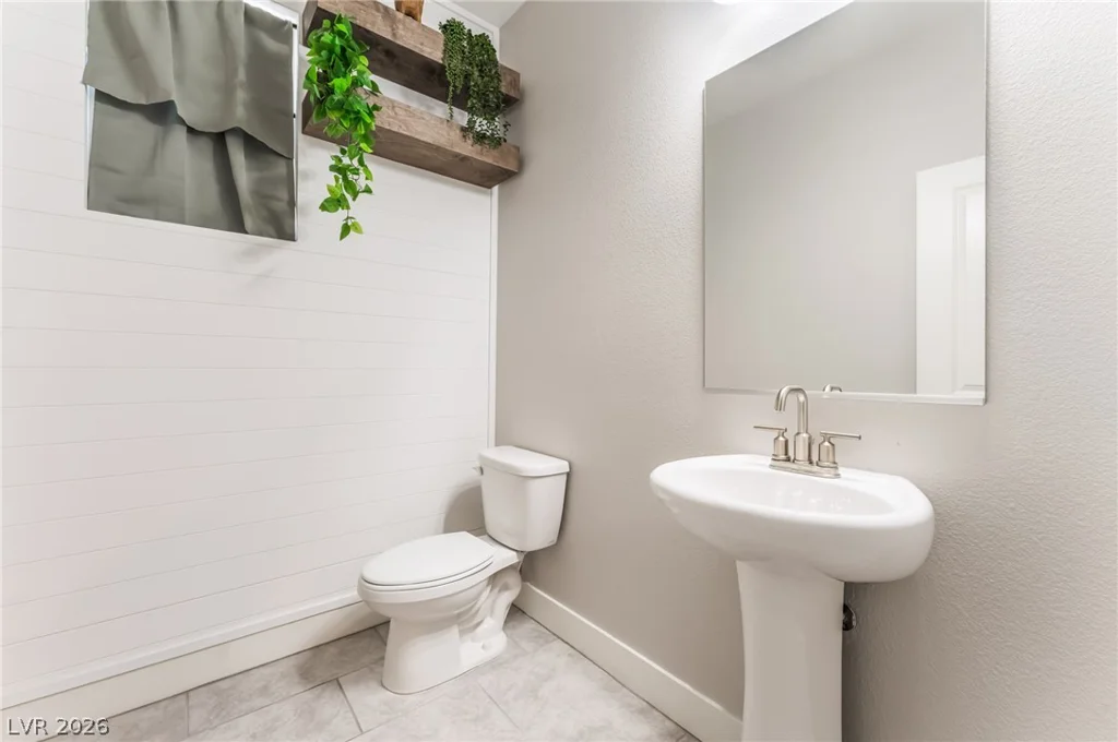 1867 Michael Springs, North Las Vegas, NV 89084