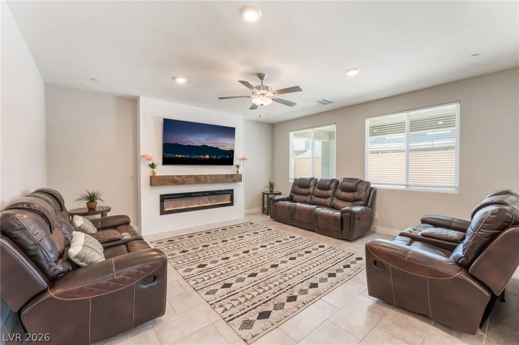 1867 Michael Springs, North Las Vegas, NV 89084