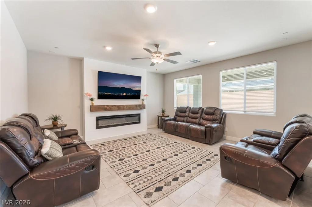 1867 Michael Springs, North Las Vegas, NV 89084