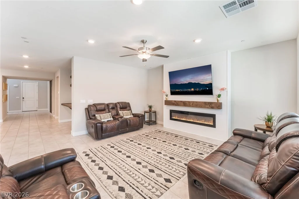 1867 Michael Springs, North Las Vegas, NV 89084