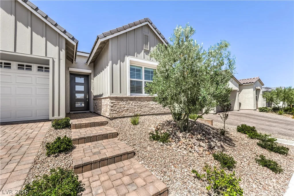10220 MEANDERING DELL, Las Vegas, NV 89166