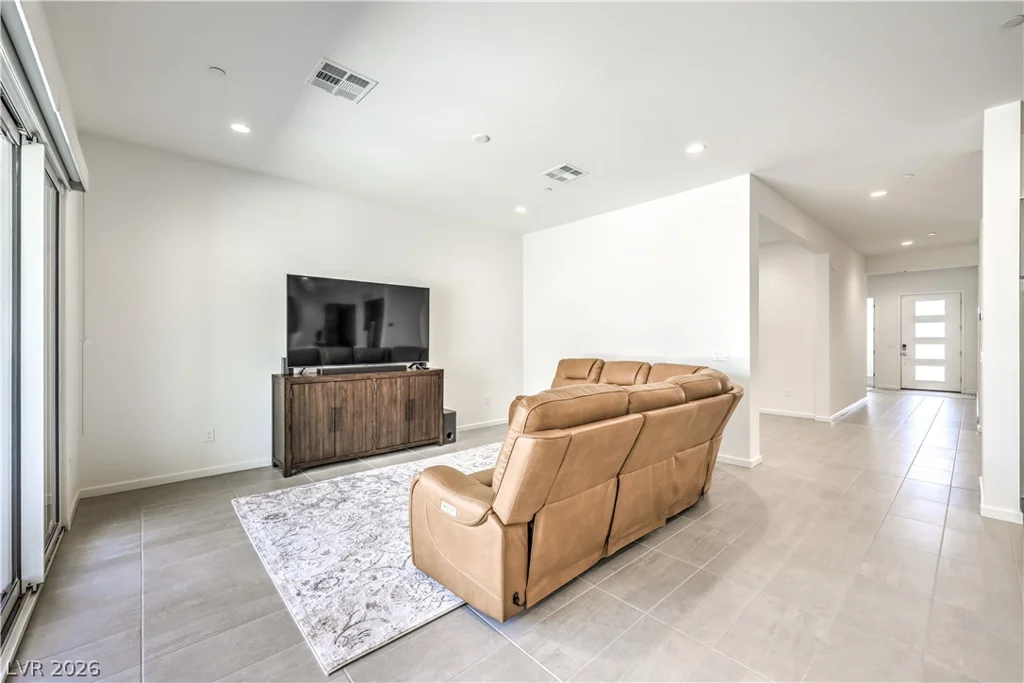 10220 MEANDERING DELL, Las Vegas, NV 89166