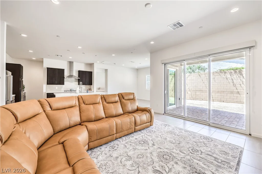 10220 MEANDERING DELL, Las Vegas, NV 89166