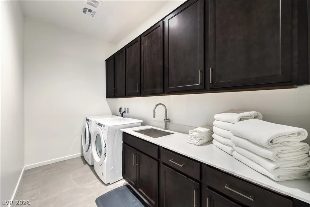 10220 MEANDERING DELL, Las Vegas, NV 89166