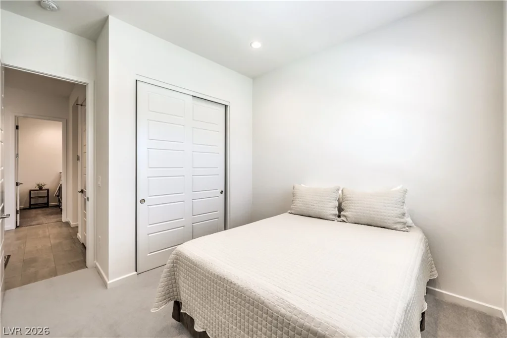 10220 MEANDERING DELL, Las Vegas, NV 89166