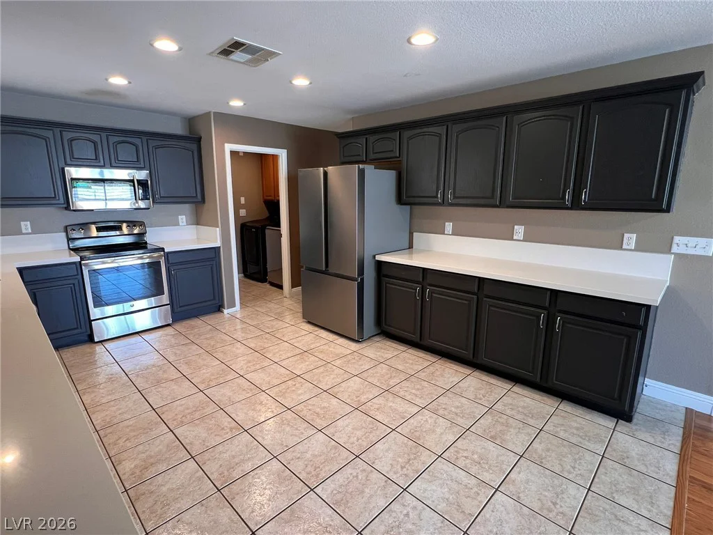 8616 MAJESTIC PINE, Las Vegas, NV 89143