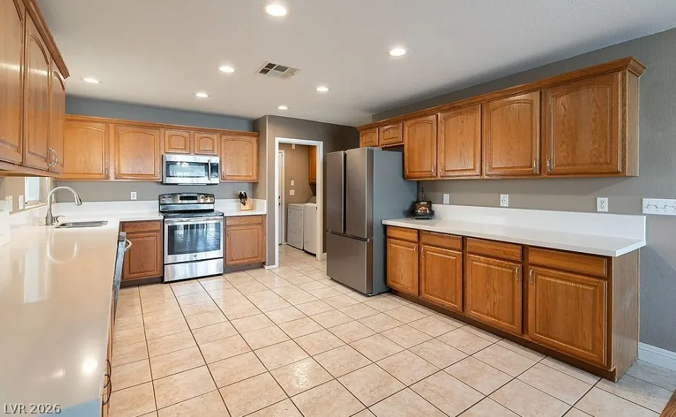 8616 MAJESTIC PINE, Las Vegas, NV 89143