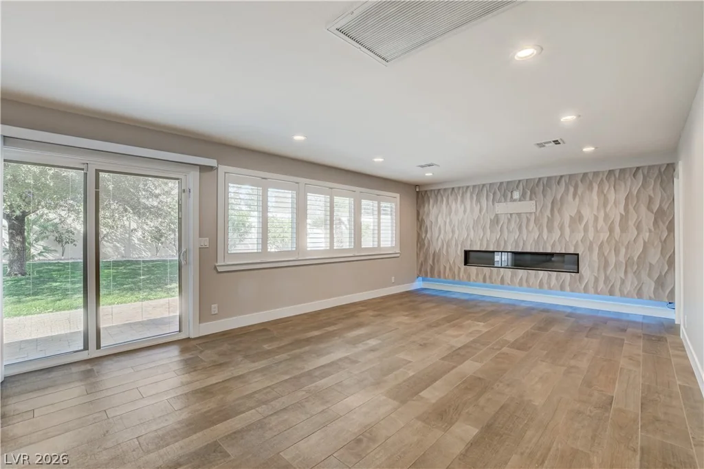 4207 Ridgecrest, Las Vegas, NV 89121