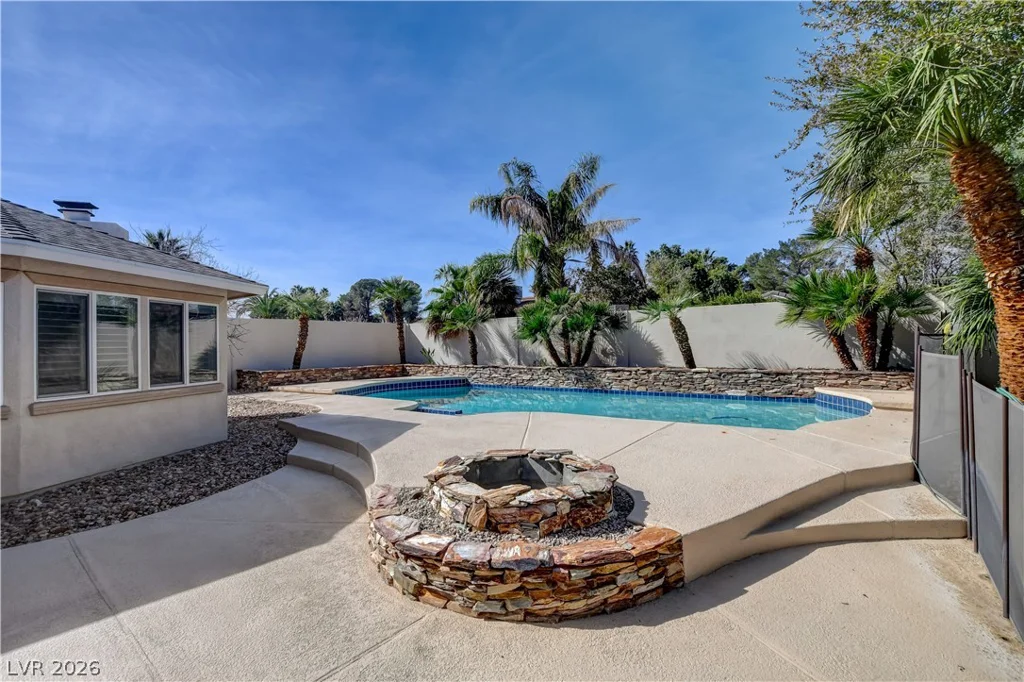 4207 Ridgecrest, Las Vegas, NV 89121