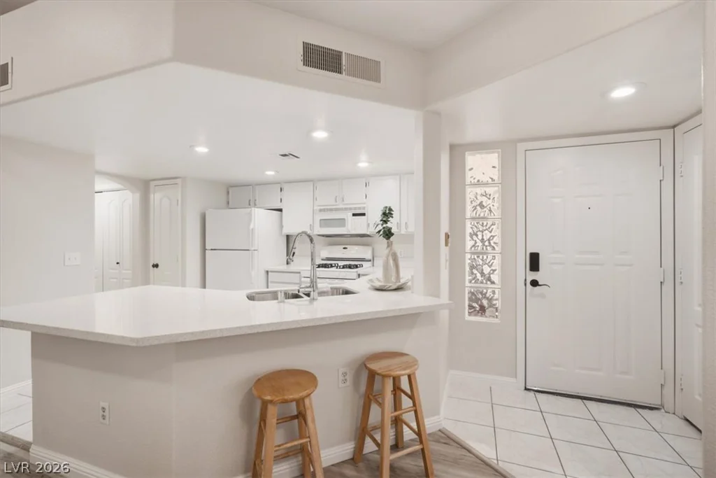 7400 Flamingo, Las Vegas, NV 89147