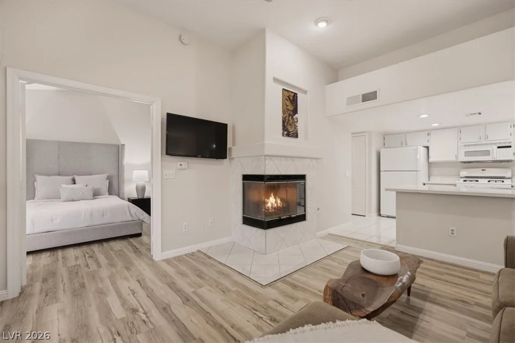 7400 Flamingo, Las Vegas, NV 89147