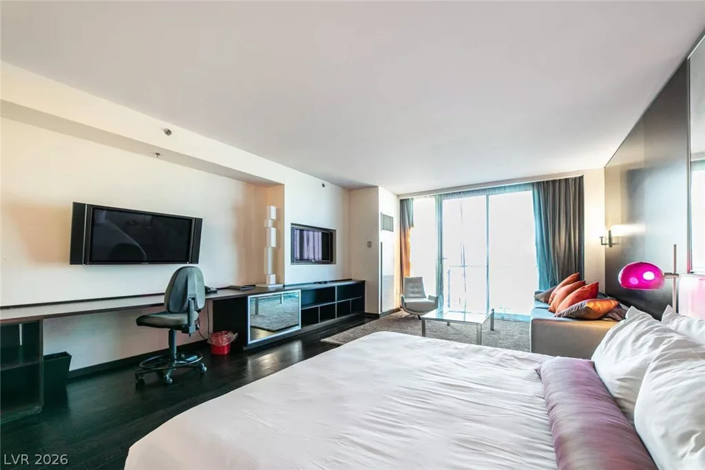 4381 Flamingo, Las Vegas, NV 89103
