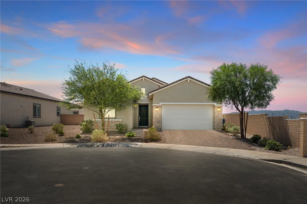 879 Klamath Springs, Henderson, NV 89011