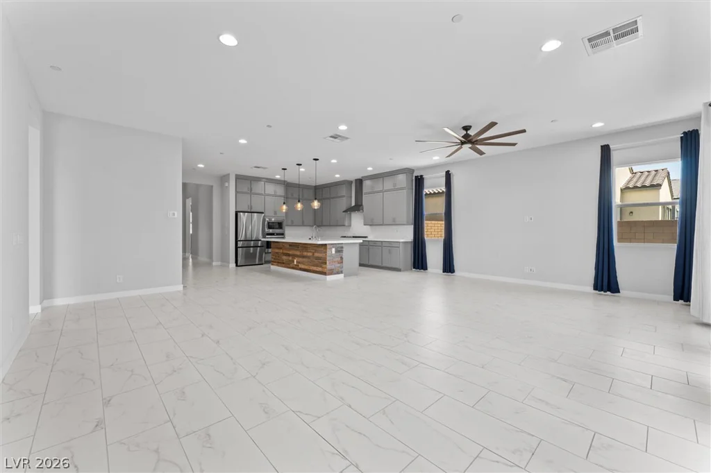 879 Klamath Springs, Henderson, NV 89011