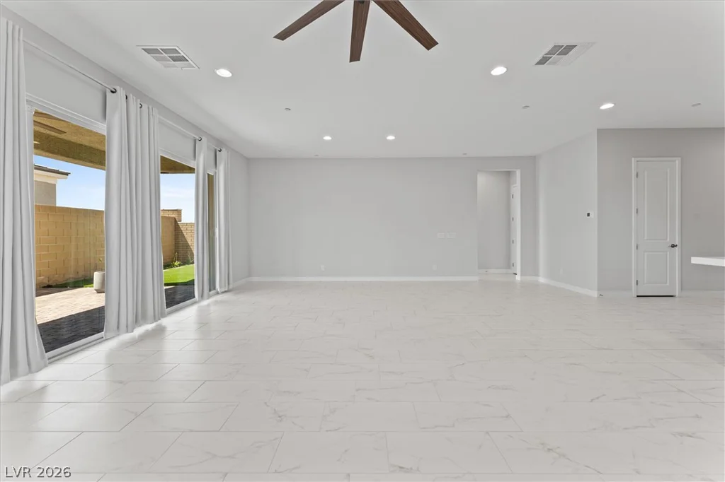 879 Klamath Springs, Henderson, NV 89011