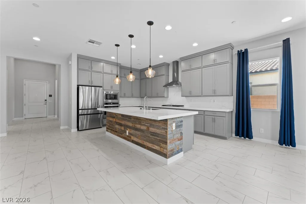 879 Klamath Springs, Henderson, NV 89011