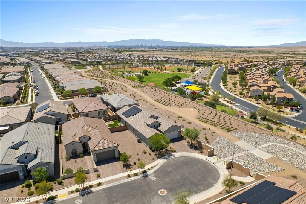 879 Klamath Springs, Henderson, NV 89011