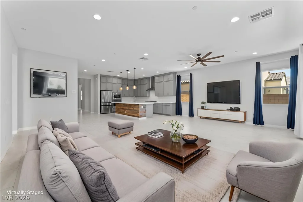 879 Klamath Springs, Henderson, NV 89011