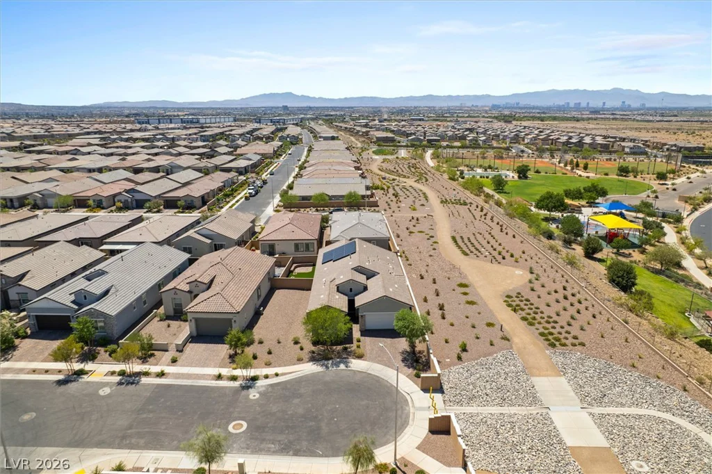 879 Klamath Springs, Henderson, NV 89011