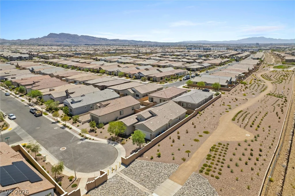 879 Klamath Springs, Henderson, NV 89011