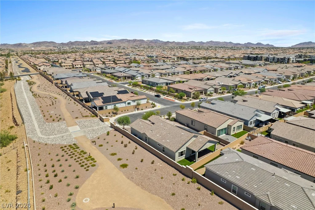 879 Klamath Springs, Henderson, NV 89011