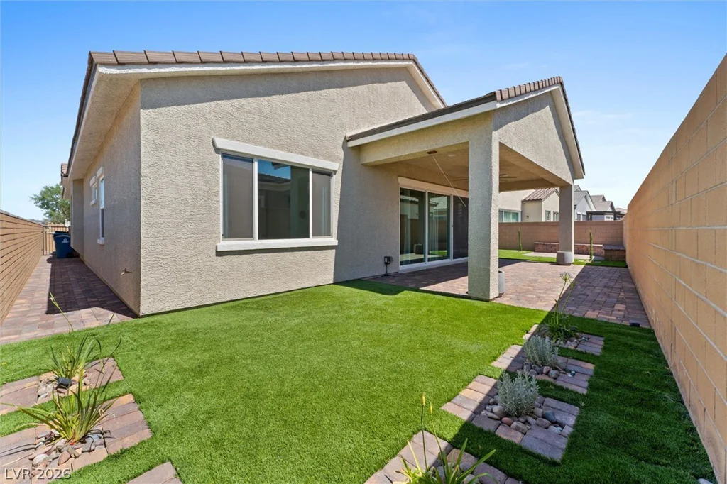 879 Klamath Springs, Henderson, NV 89011