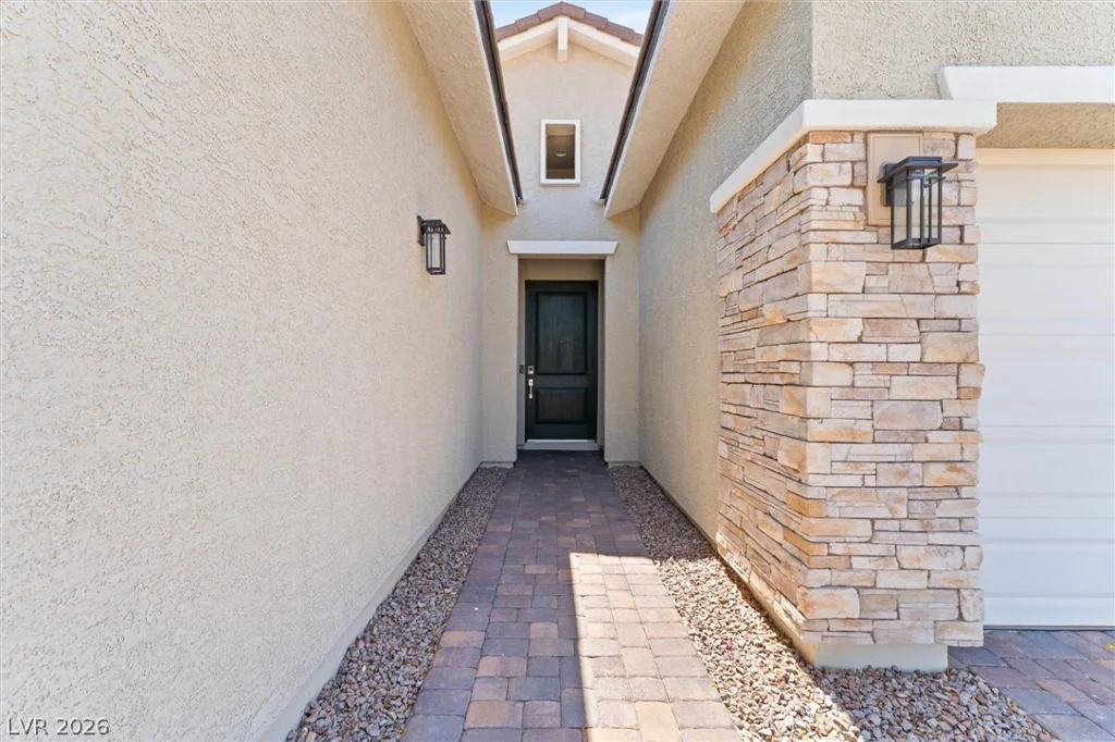 879 Klamath Springs, Henderson, NV 89011
