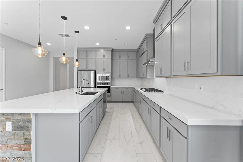 879 Klamath Springs, Henderson, NV 89011