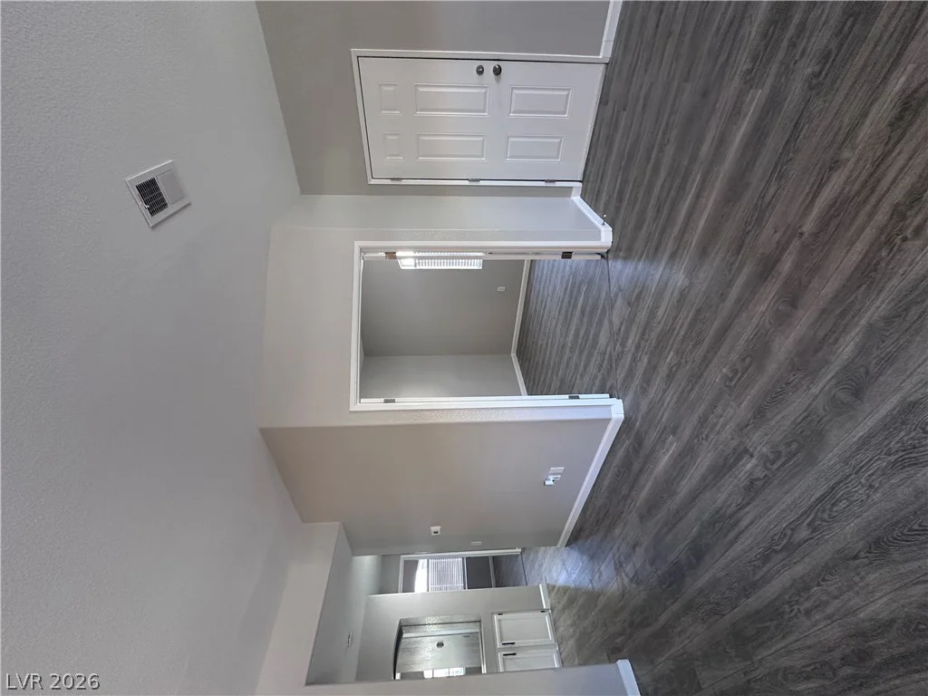 5415 Harmon, Las Vegas, NV 89103