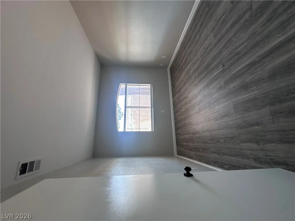 5415 Harmon, Las Vegas, NV 89103