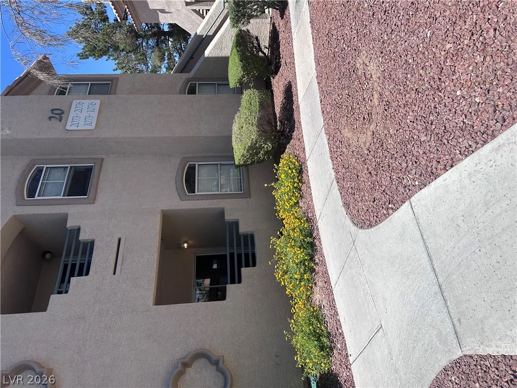 5415 Harmon, Las Vegas, NV 89103