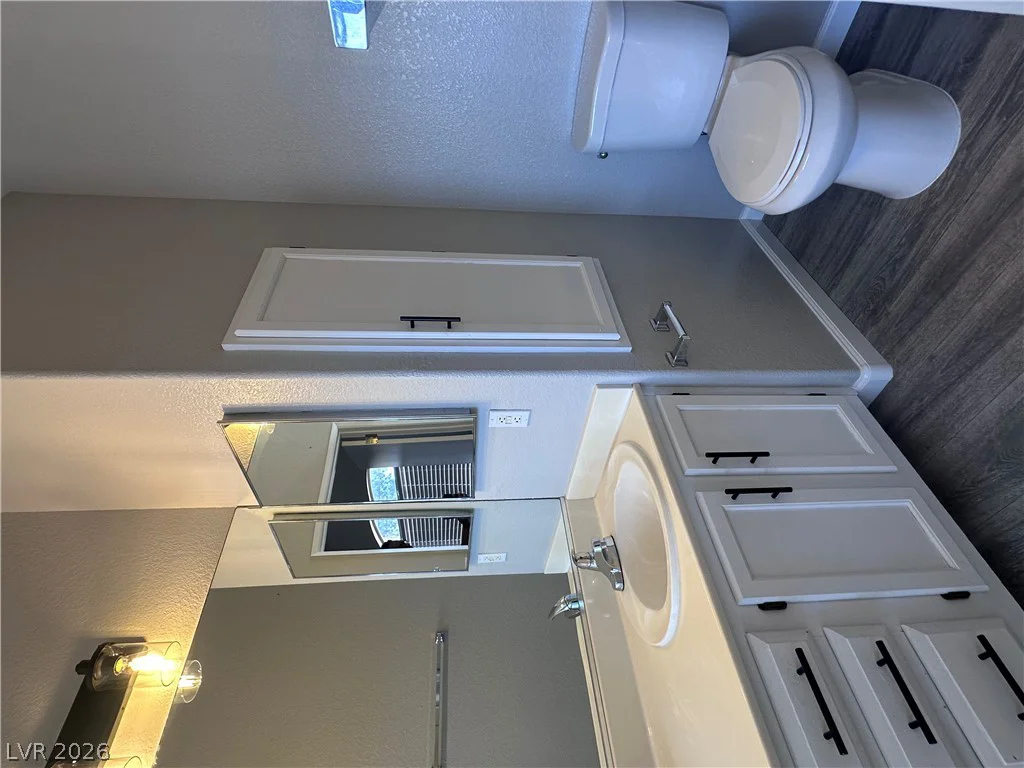 5415 Harmon, Las Vegas, NV 89103