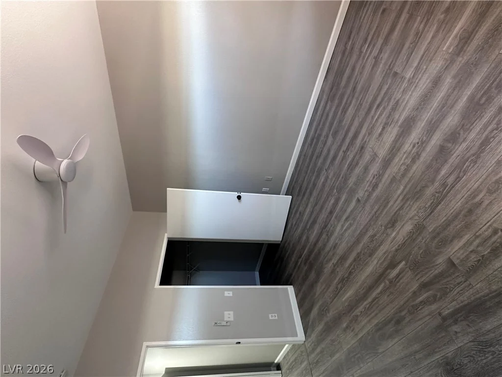 5415 Harmon, Las Vegas, NV 89103