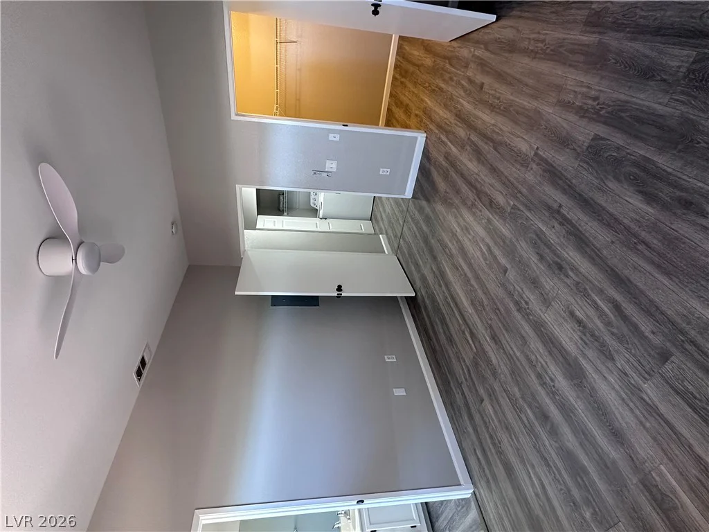 5415 Harmon, Las Vegas, NV 89103